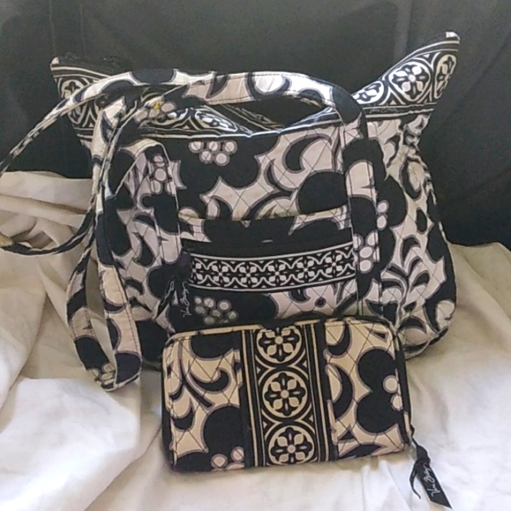 Vera Bradley black and white Bag Sz medium and matching wallet.